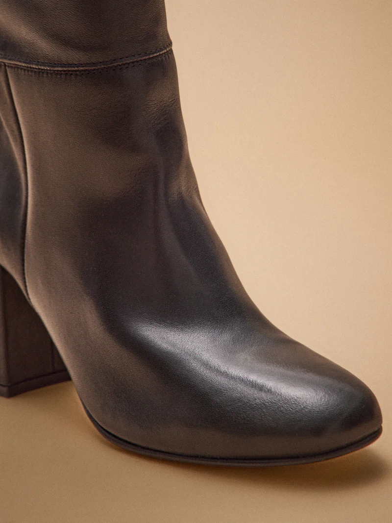 Damen-Stiefel mit Absatz aus Glattleder