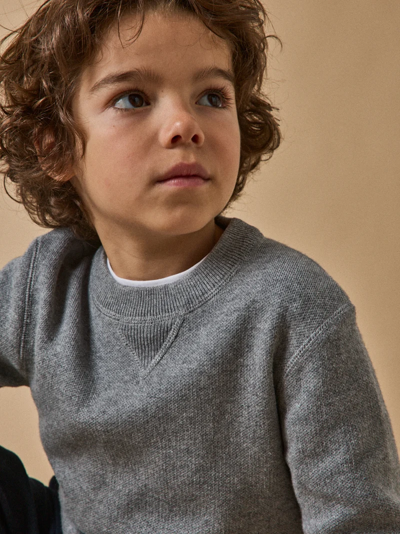 Jungenpullover im Sweatshirt-Stil