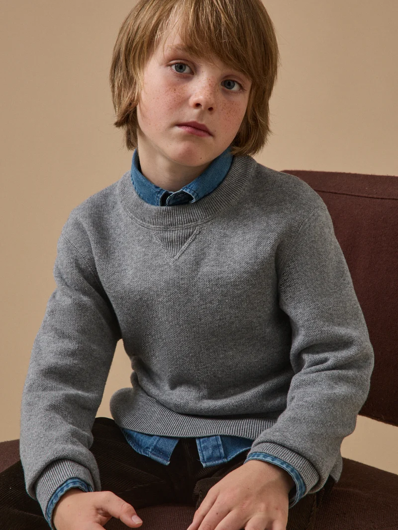 Jungenpullover im Sweatshirt-Stil