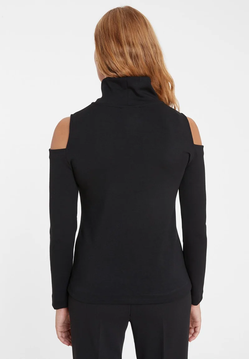 Cut-Out Top Senara