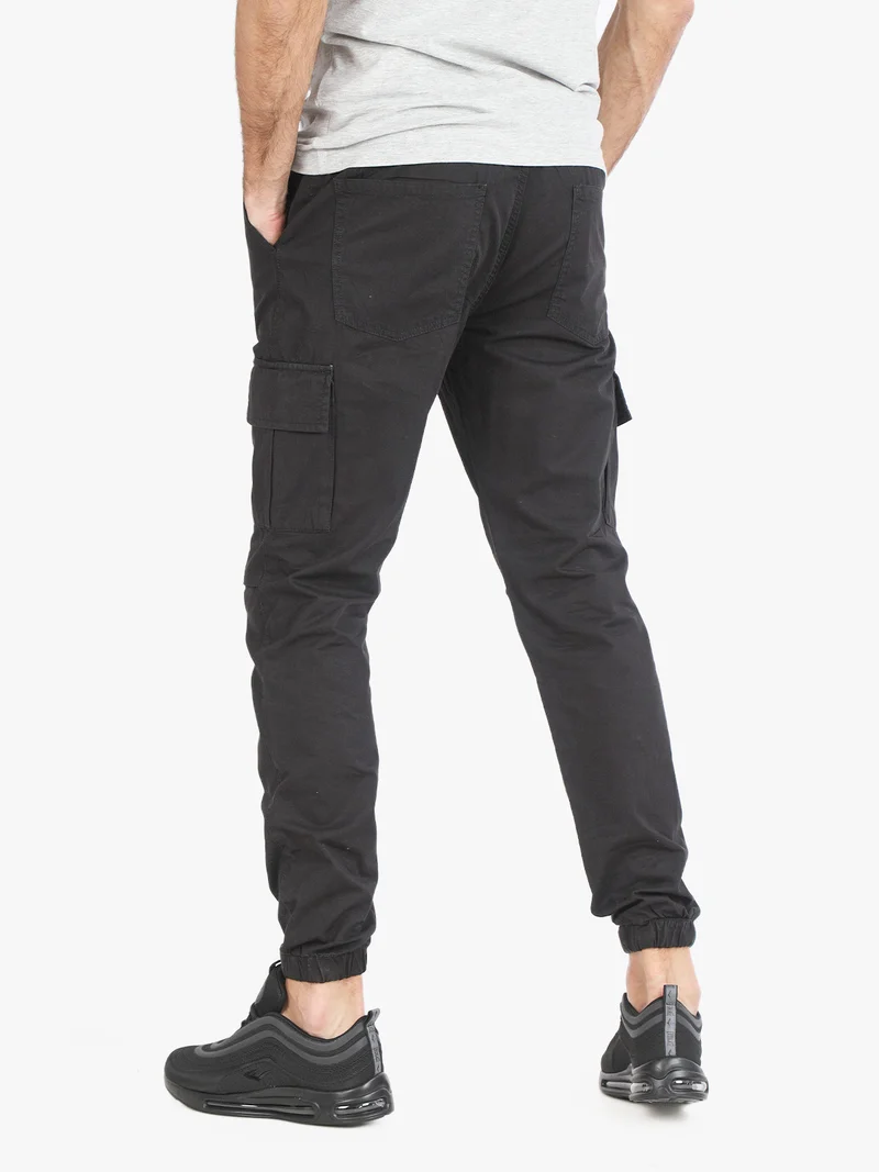 Pantaloni da uomo con tasconi e coulisse - nero