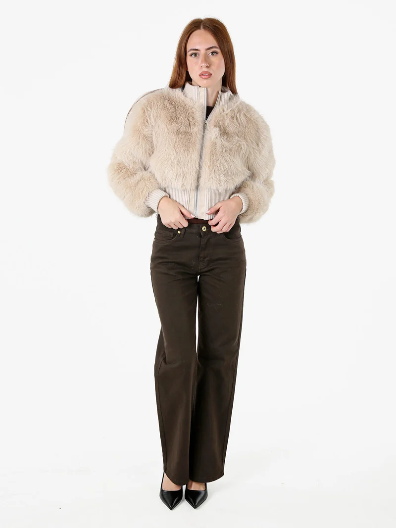 Giacca corta da donna in ecopelliccia con zip - beige