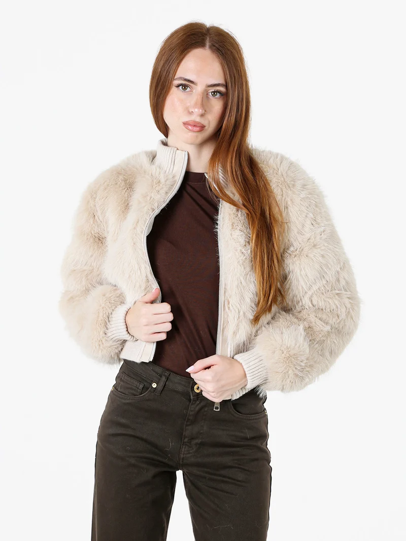 Giacca corta da donna in ecopelliccia con zip - beige