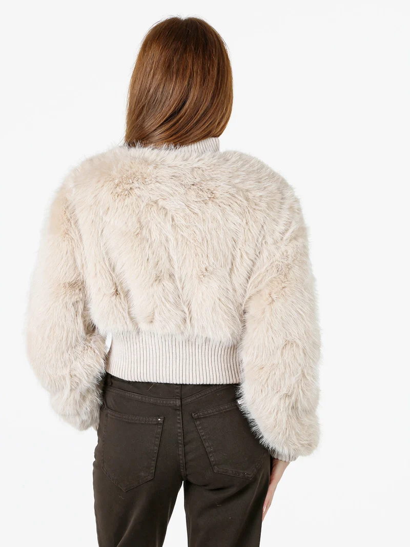 Giacca corta da donna in ecopelliccia con zip - beige
