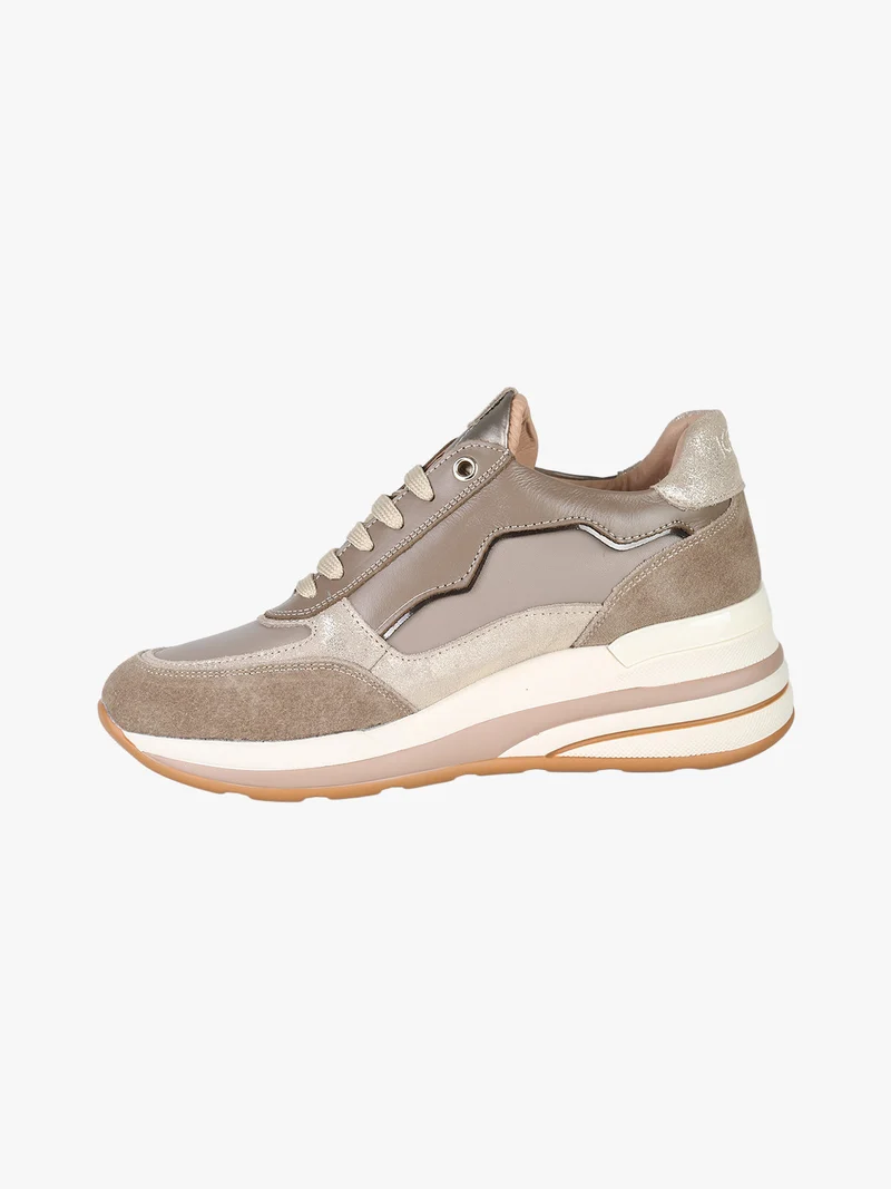 Sneakers donna in pelle con zeppa - sabbia