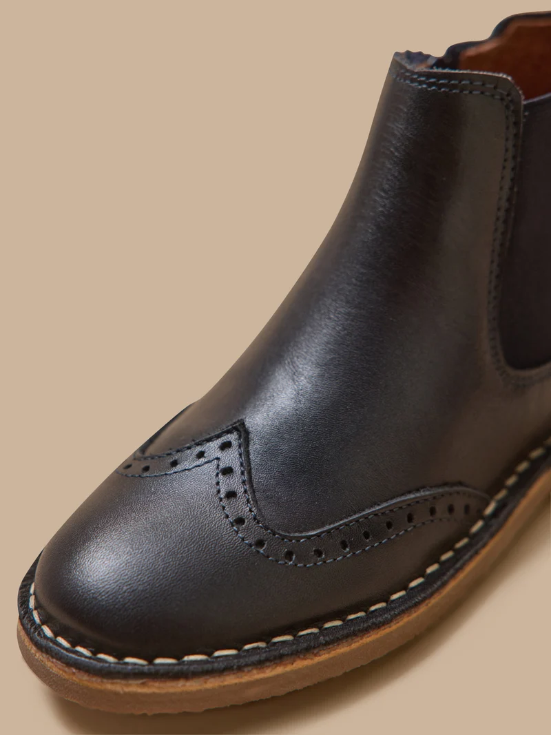 Mädchen-Boots mit Blütenkappe aus Leder