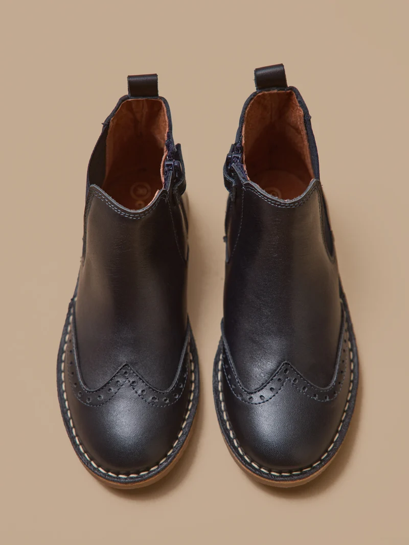 Mädchen-Boots mit Blütenkappe aus Leder