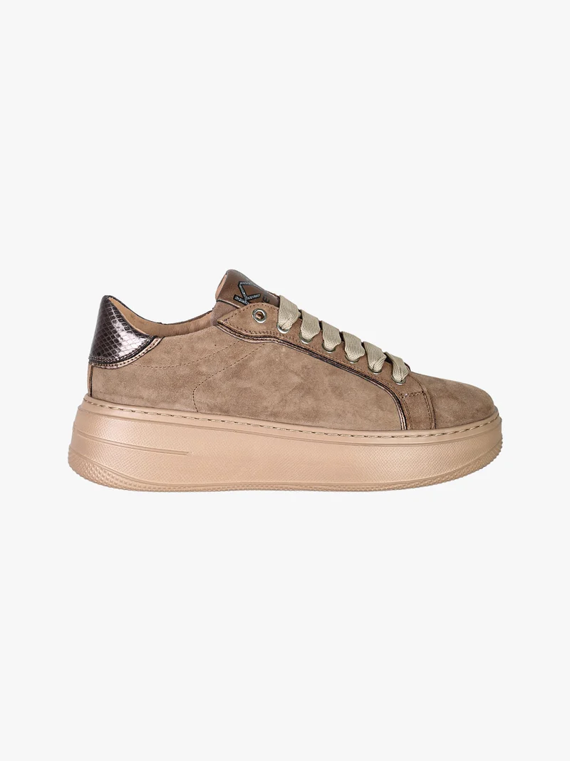 Sneakers donna in pelle scamosciata con platform - marrone