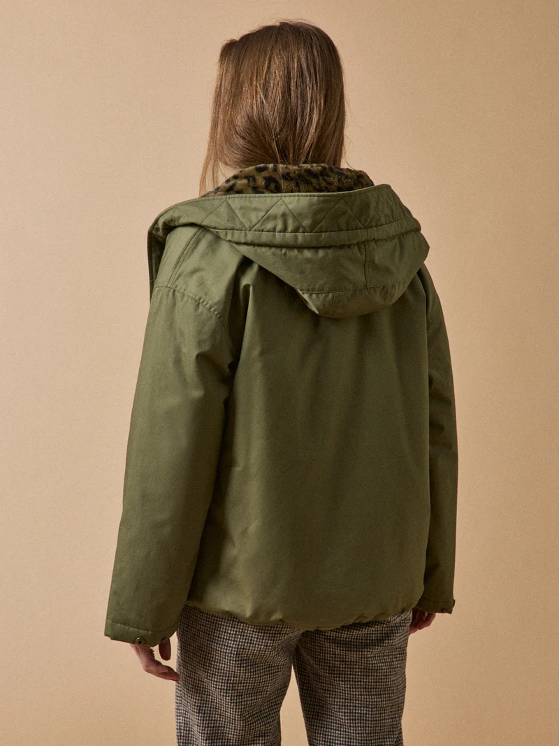 Kurzer Damen-Parka mit Webpelz-Futter