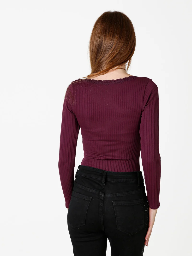 Top body da donna in maglia con maniche lunghe e scollo di pizzo - viola