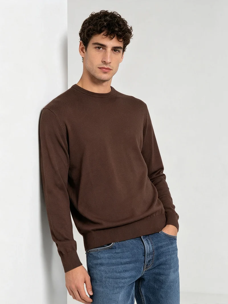 Pullover da uomo in maglia con scollo tondo - moro