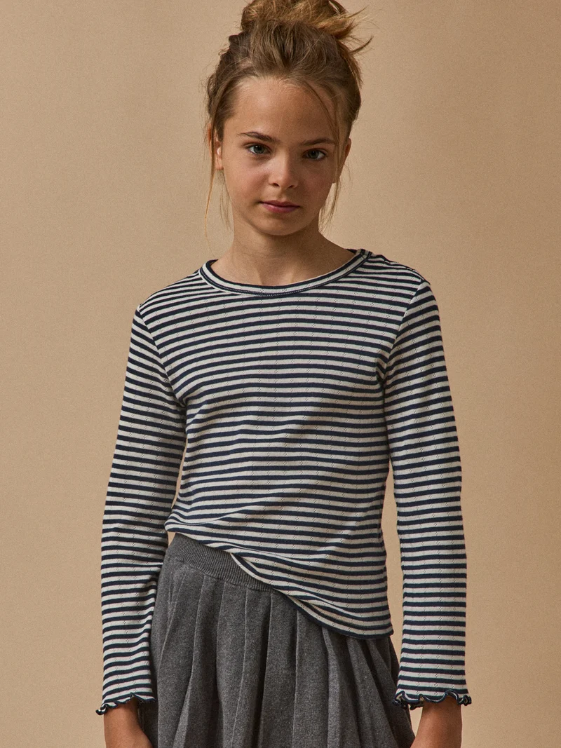 Mädchen-Shirt mit Lochmuster – Bio-Baumwolle