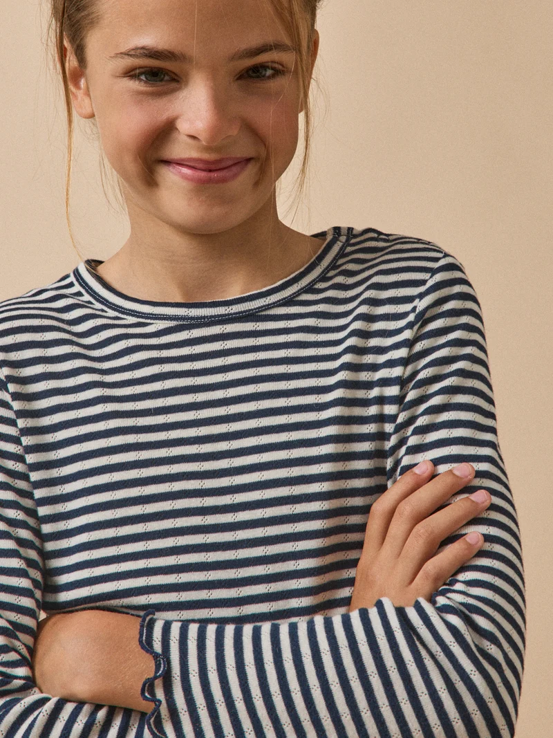 Mädchen-Shirt mit Lochmuster – Bio-Baumwolle