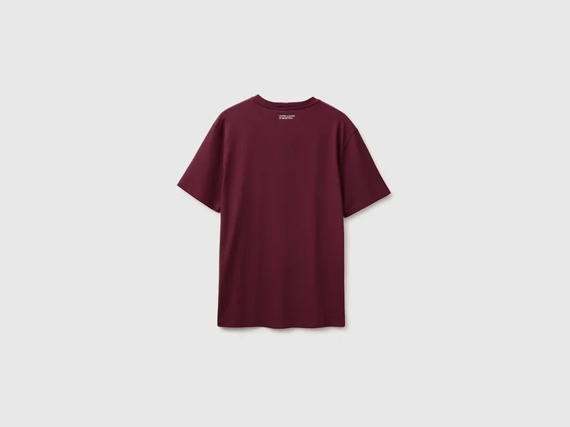 Normal geschnittenes T-Shirt mit Logo