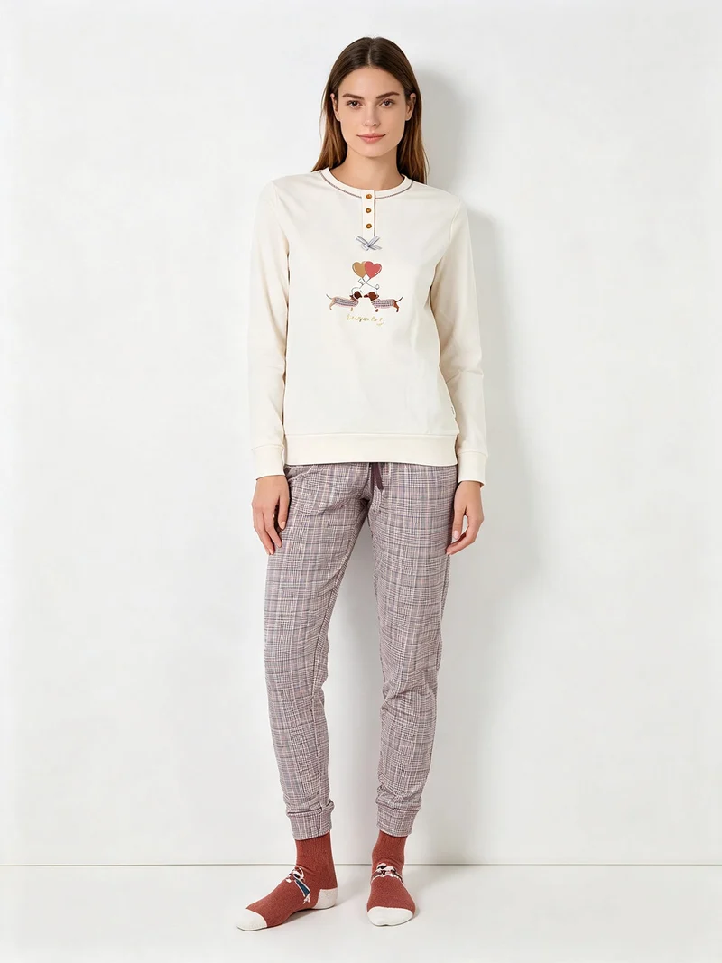 Pigiama lungo da donna in cotone con pantaloni a quadri e calze incluse - panna