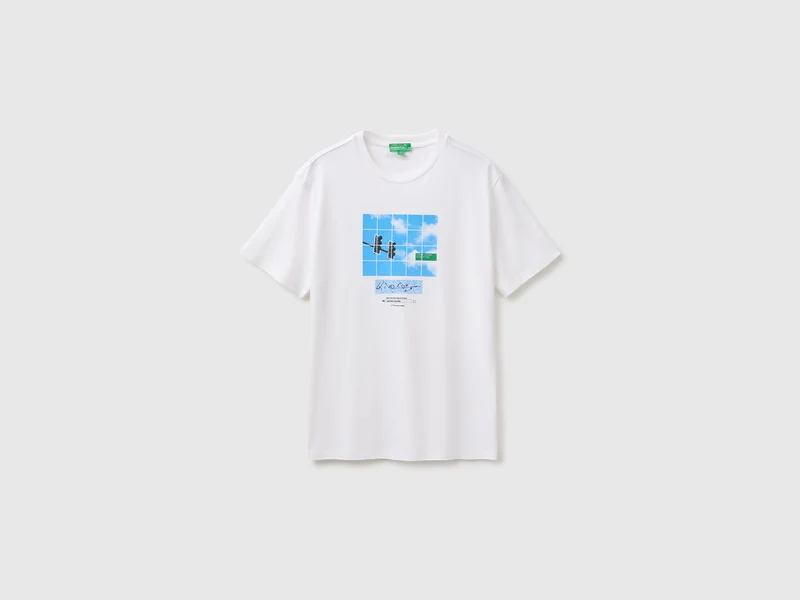 Normal geschnittenes T-Shirt mit Logo