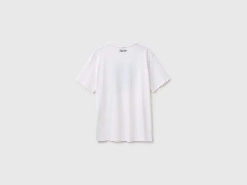 Normal geschnittenes T-Shirt mit Logo