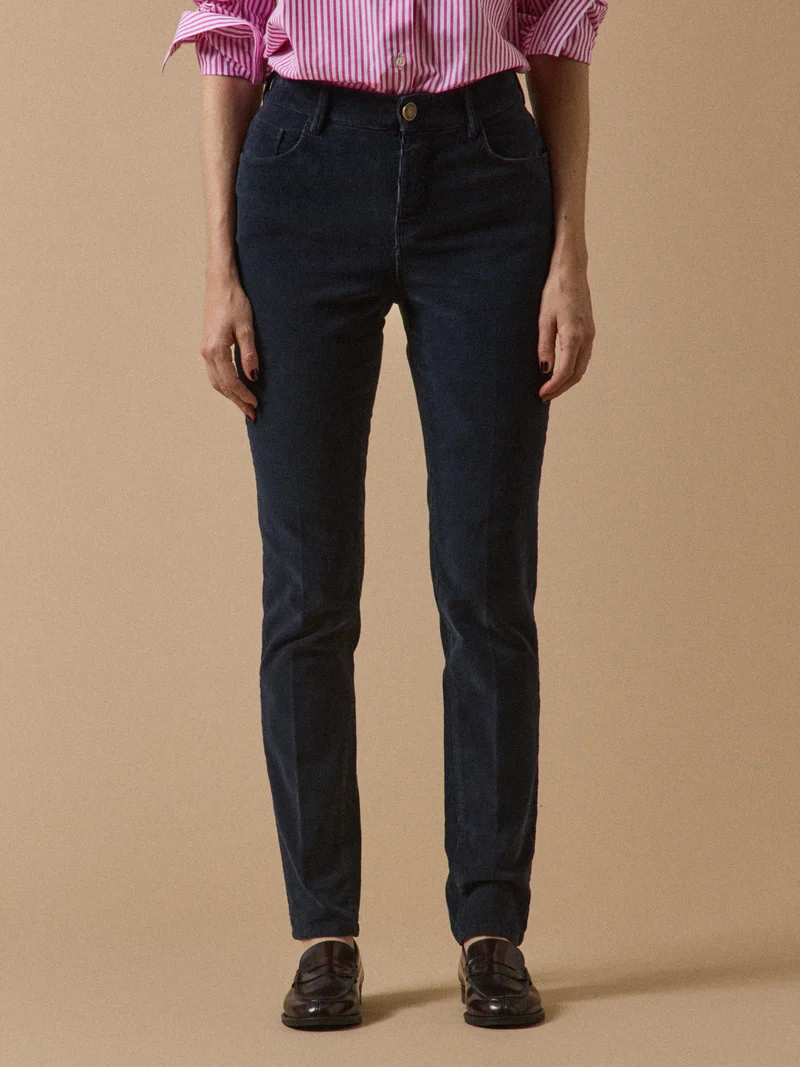 Slim Fit Damenhose aus Cordsamt Chloé
