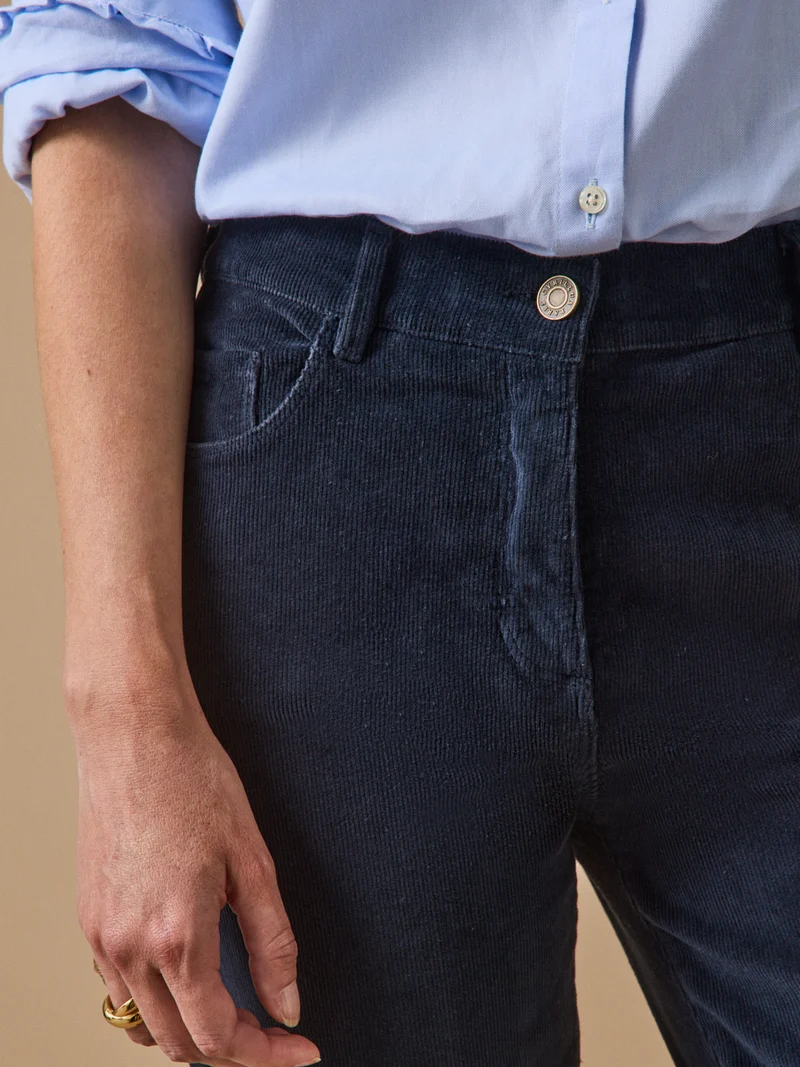 Slim Fit Damenhose aus Cordsamt Chloé