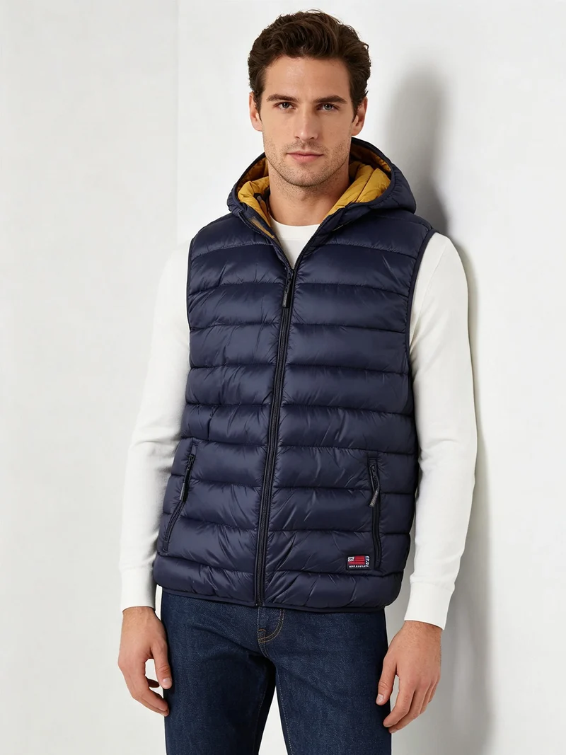 Gilet imbottito da uomo con cappuccio e zip - blu scuro