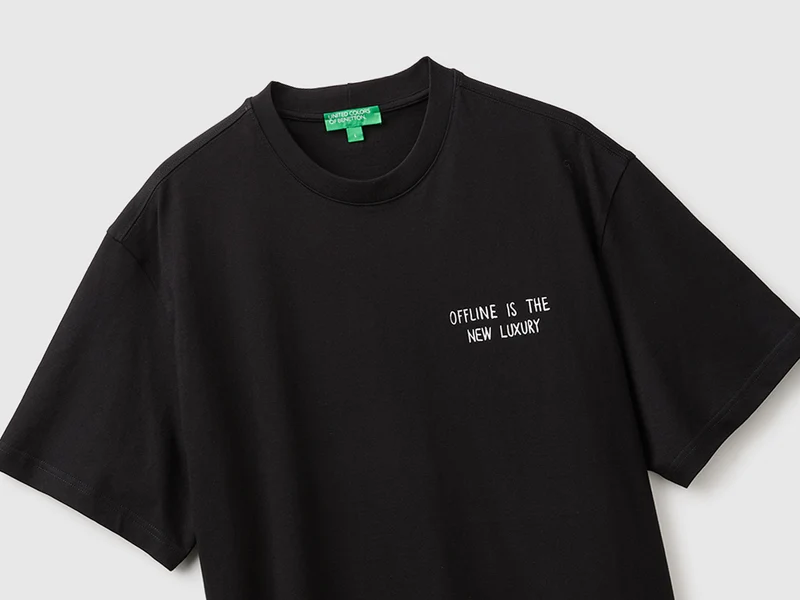 Lässiges T-Shirt mit Aufdruck