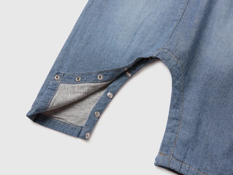 Chambray-Latzhose im Baggy Fit
