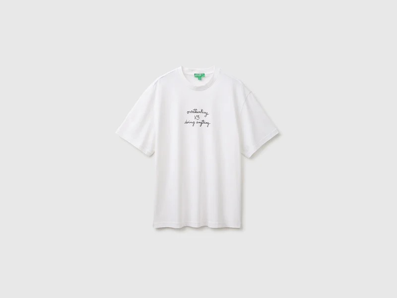 Lässiges T-Shirt mit Aufdruck