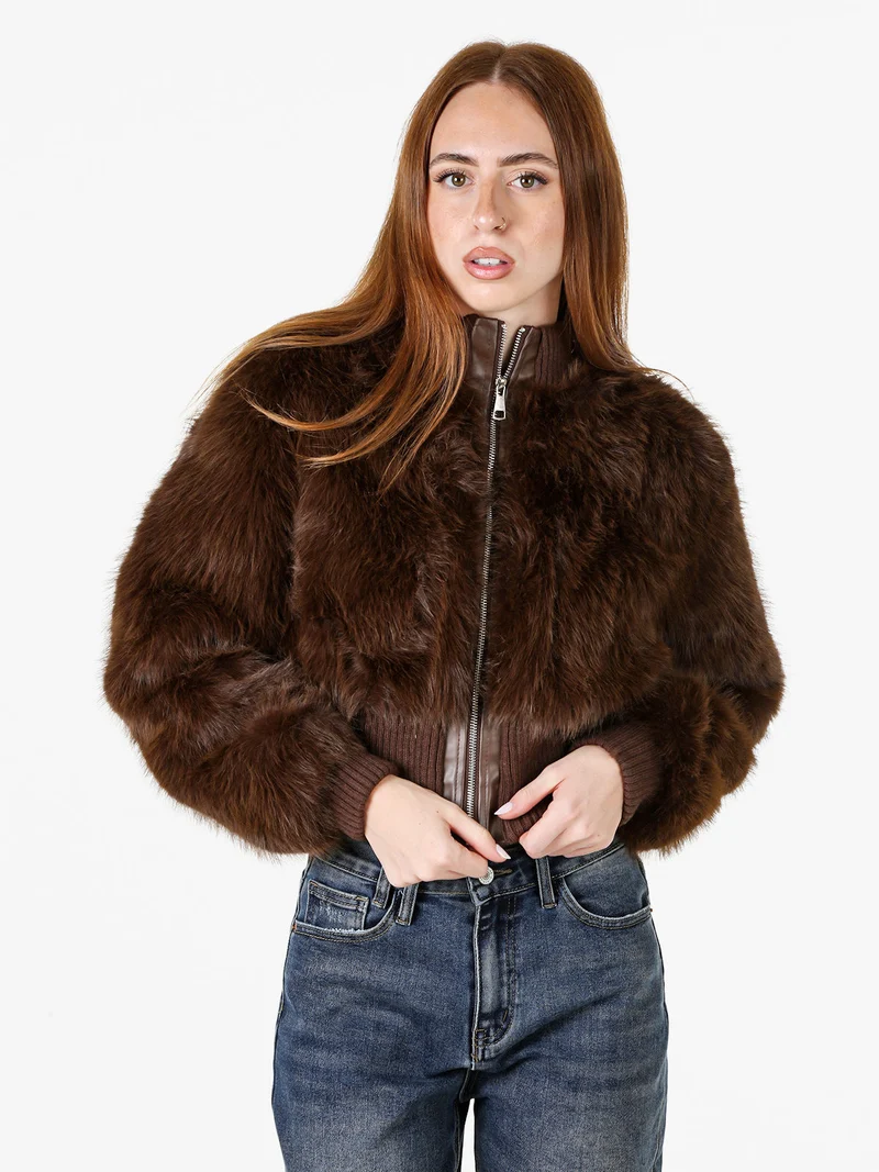 Giacca corta da donna in ecopelliccia con zip - moro