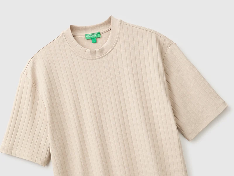 Geripptes Stretch-Baumwoll-T-Shirt