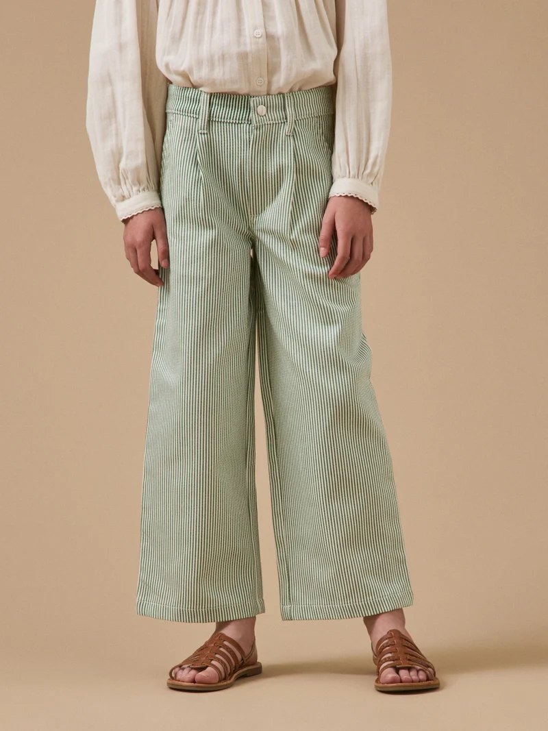 Mädchenhose mit Streifen, weit