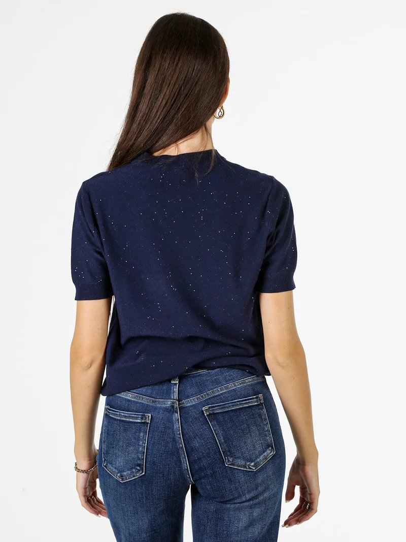 Maglia girocollo da donna a maniche corte con mini paillettes - blu scuro
