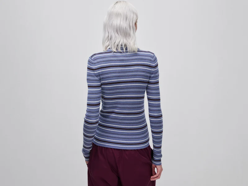 Rollkragenpullover aus einem Seiden-Woll-Gemisch mit Rippmuster