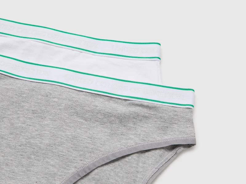 Zwei Slips mit Logo-Gummizug