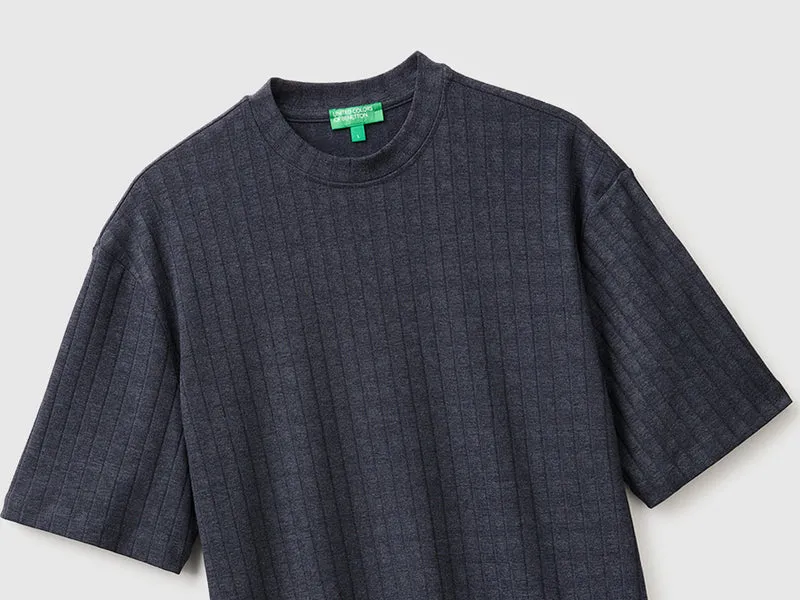 Geripptes Stretch-Baumwoll-T-Shirt