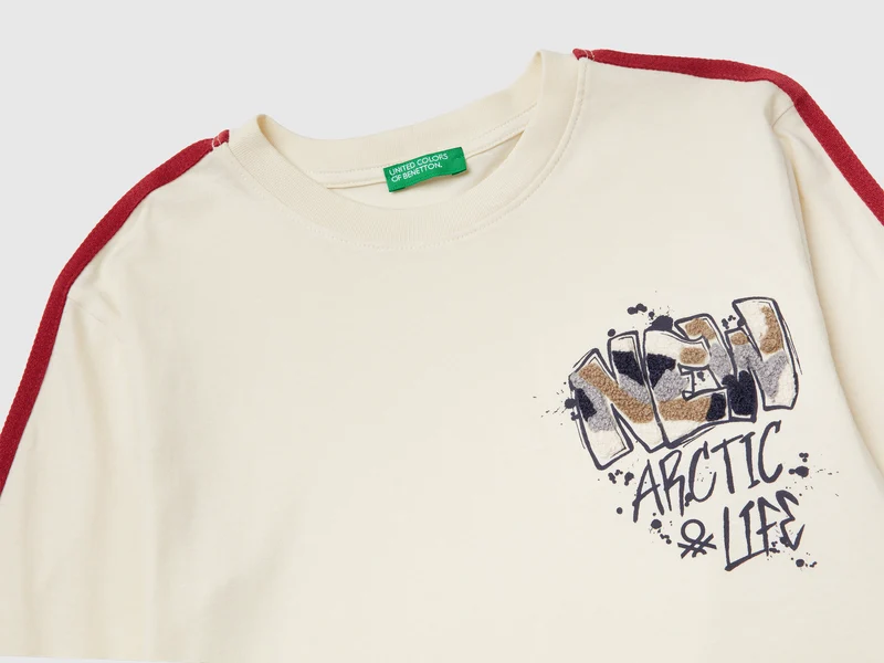 T-Shirt mit Graffiti-Print