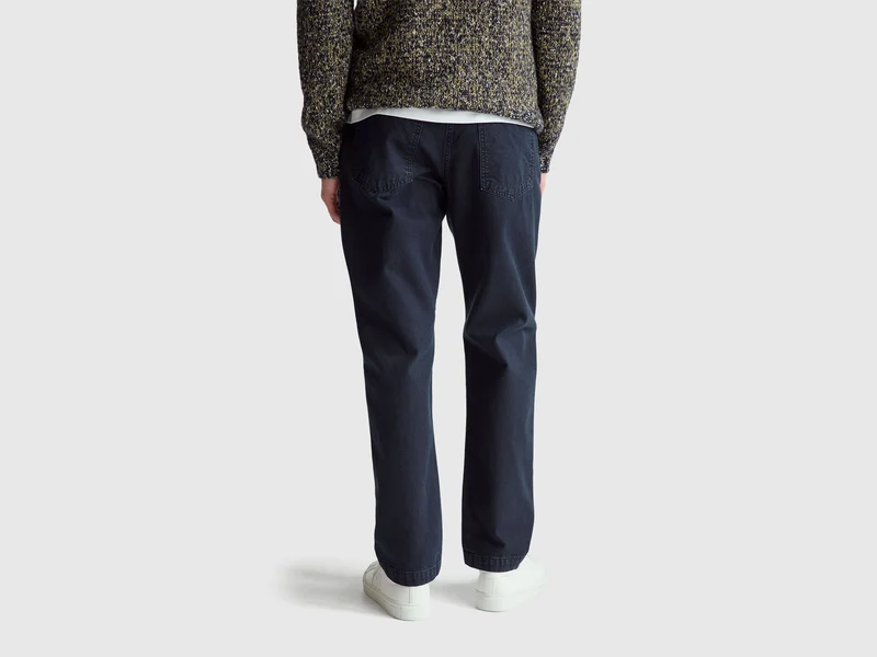 Straight-Fit-Chinos