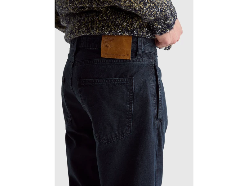 Straight-Fit-Chinos