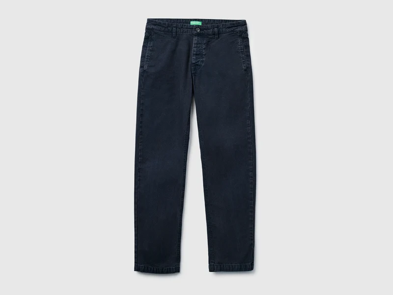 Straight-Fit-Chinos