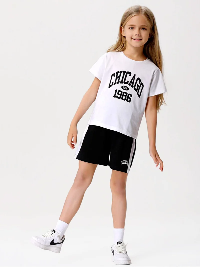 Completo corto da bambina con t-shirt e shorts - bianco