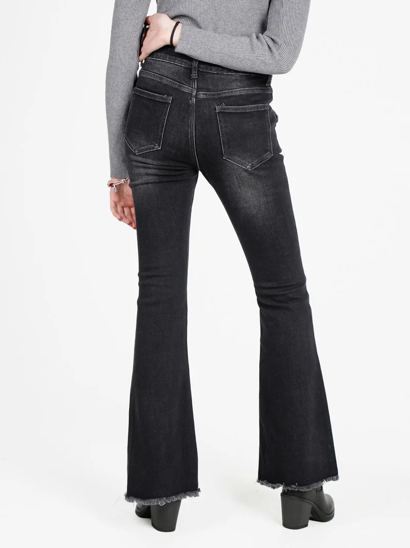 Jeans donna con tasche in vita e finale a zampa sfrangiato - nero