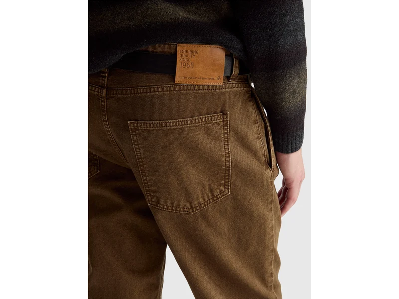 Straight-Fit-Chinos