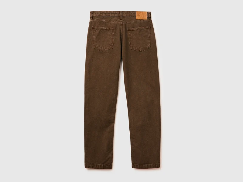 Straight-Fit-Chinos