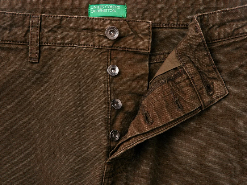 Straight-Fit-Chinos