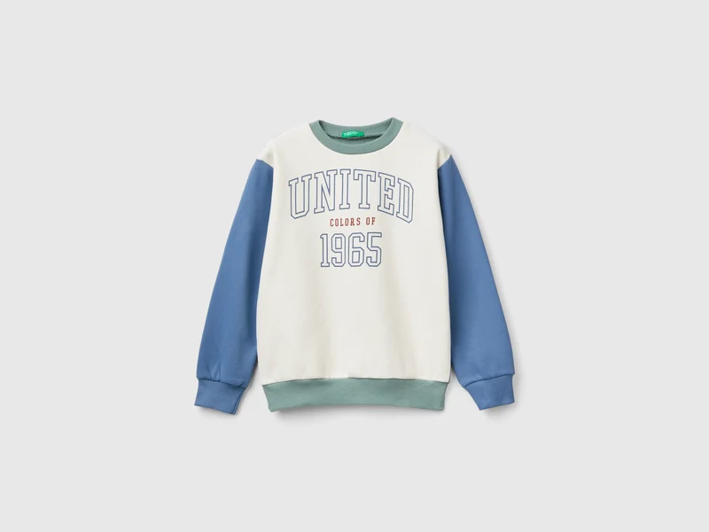 Warmer Sweater mit Logo