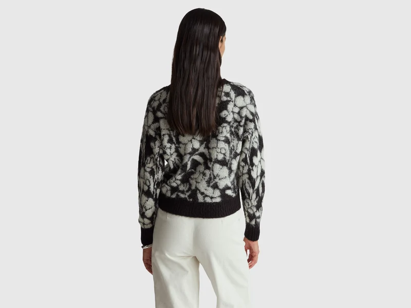 Pullover mit Blumenmuster