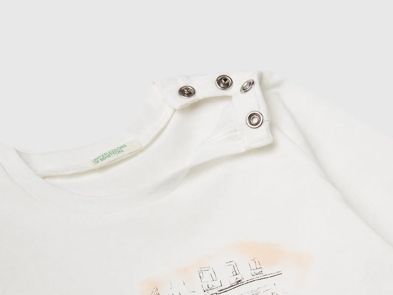 T-Shirt mit geprägtem Aufdruck