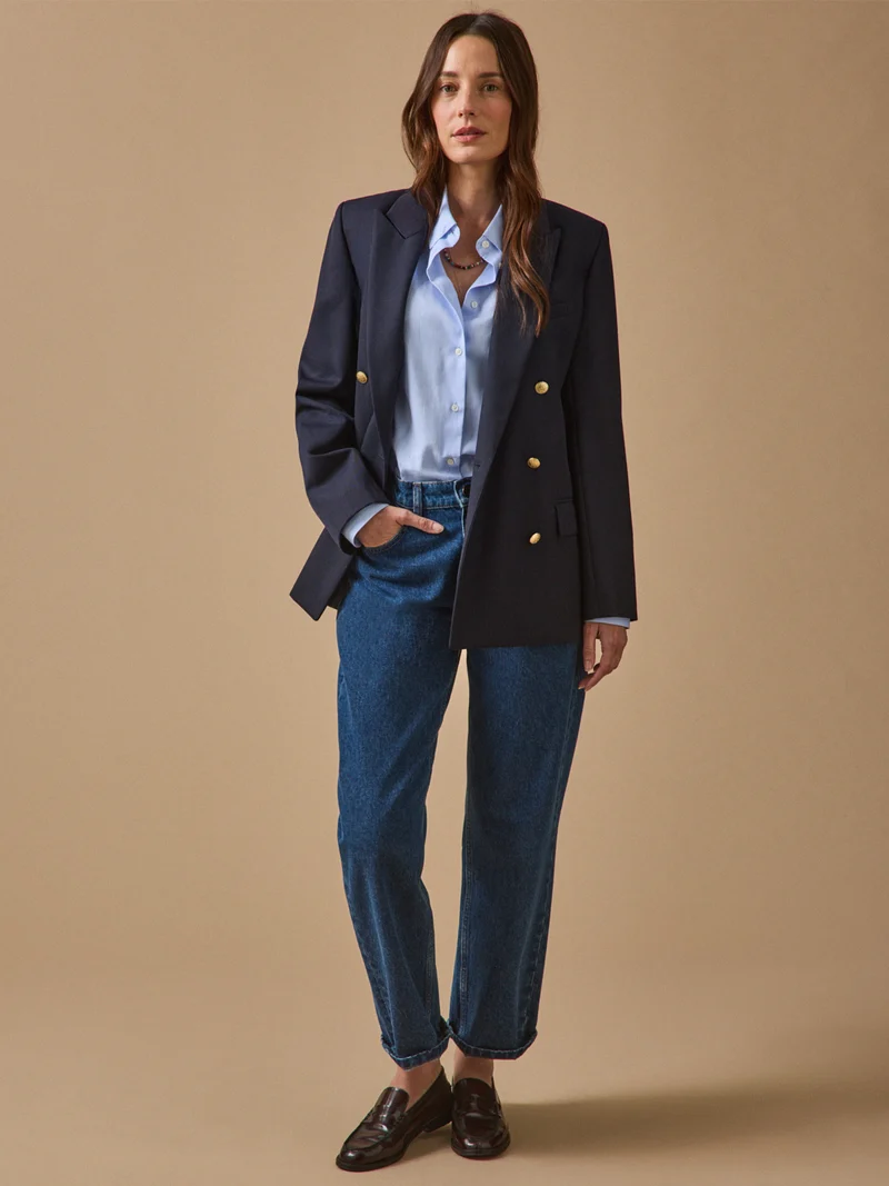 Einfarbiger Damen-Blazer aus Twill mit goldfarbenen Knöpfen