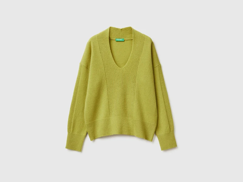 Pullover mit V-Ausschnitt aus 100 % Wolle