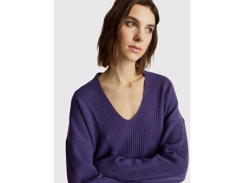 Pullover mit V-Ausschnitt aus 100 % Wolle