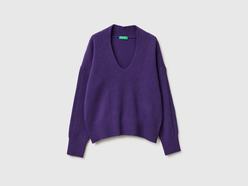 Pullover mit V-Ausschnitt aus 100 % Wolle